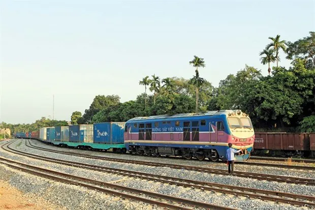 The Prime Minister has approved the restructuring of Vietnam Railways (VNR) to reduce the number of its subsidiaries. (Photo: baodautu.vn)