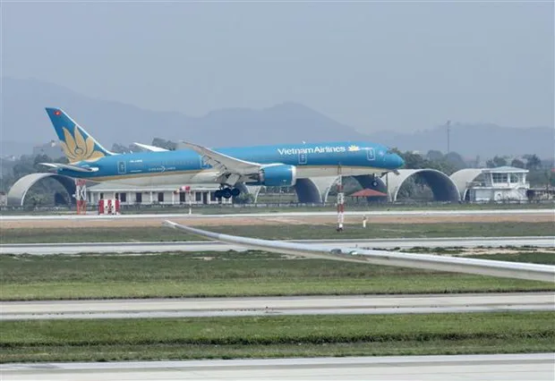 At Noi Bai airport (Photo: VNA)