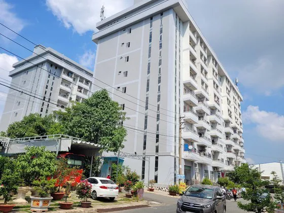 Two nine-storey dormitories at Linh Trung II Export-Processing Zone with more than 350 units was put into use 10 years ago. (Photo: sggp.org.vn)