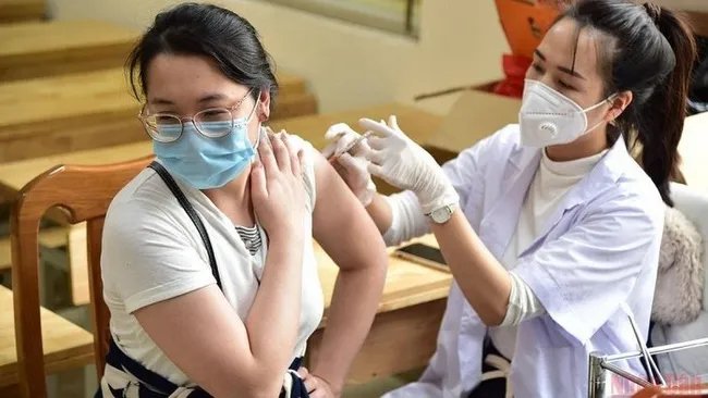 Vietnam has so far administered more than 212.39 million doses of COVID-19 vaccines. (Photo: NDO)