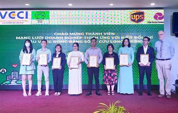 Members of the newly-established Mekong Delta Resilient Business Network (MRBN) are introduced at a ceremony on May 6. (Photo: VNA)
