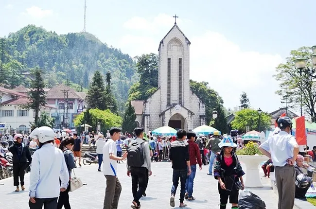Sa Pa welcomes 98,000 visitors during national holiday (Photo: NDO/Quoc Hong)