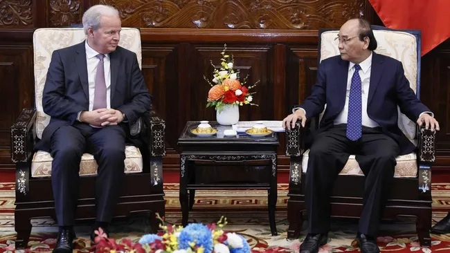 President Nguyen Xuan Phuc receives World Bank Managing Director of Operations Axel van Trotsenburg. (Photo: VNA)