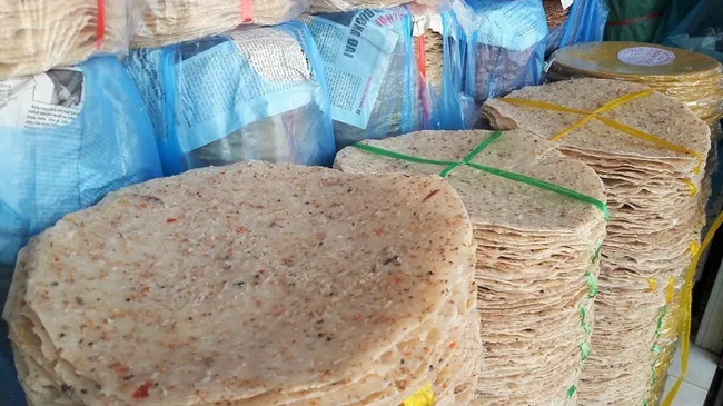 Coconut rice paper: A signature dish of Binh Dinh’s coconut region (Photo: VNExpress)