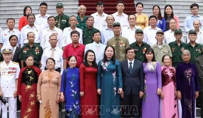 Vice President Vo Thi Anh Xuan (front row, sixth from left) and delegates at the event (Photo: VNA)