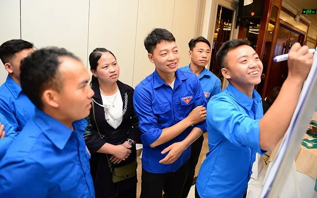 Young people join the programme.