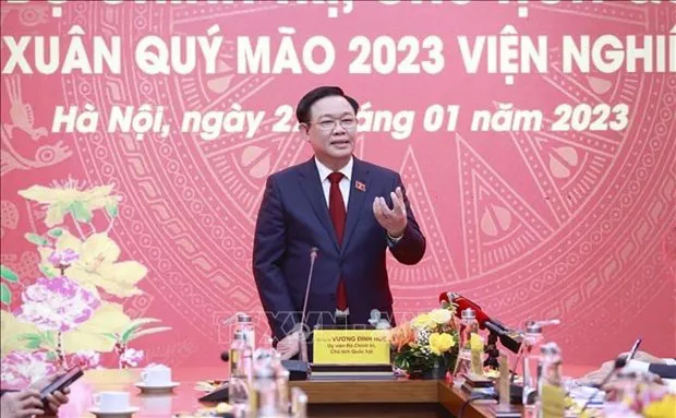 NA Chairman Vuong Dinh Hue speaks at the meeting. (Photo: VNA)