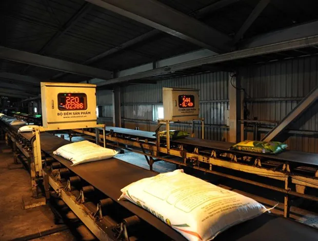 A fertiliser production line of the Petro Vietnam Ca Mau Fertiliser JSC. (Photo: VNA)