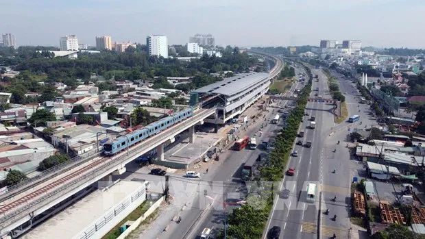 The pilot run was carried out on a section stretching nearly 9km, starting from Suoi Tien Coach Station, passing by Vietnam National University - Ho Chi Minh City, Hi-tech Zone Station, Thu Duc Station, and arriving at Binh Thai Station. (Photo: VNA)