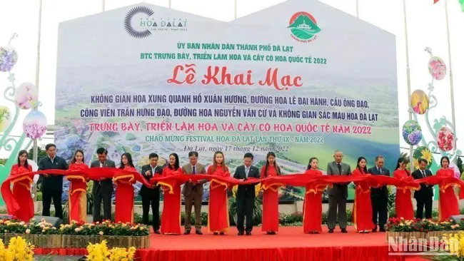 Da Lat opens flower space and international flower and ornamental plant fair