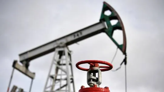 OPEC tăng sản lượng, thị trường dầu đối mặt nguy cơ dư cung