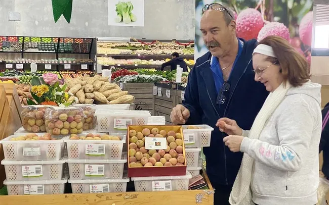 Australian consumers choose fresh litchi imported from Vietnam.(Photo: VNA)