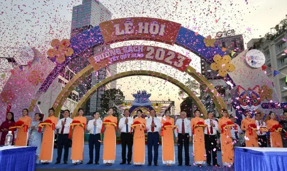 At the ribbon-cutting ceremony (Photo: SGGP)