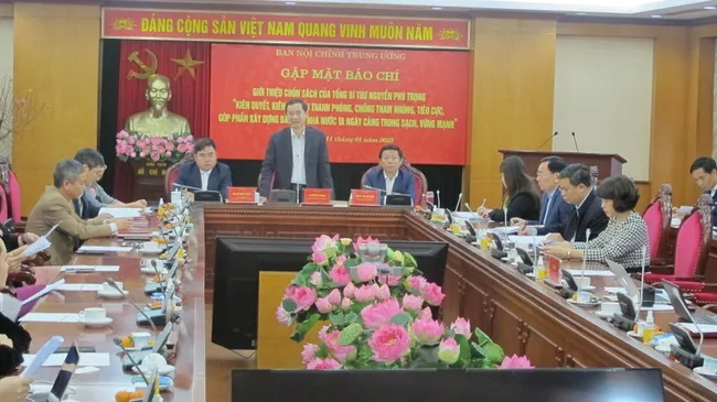 The press briefing on the release of General Secretary Nguyen Phu Trong's book on the fight against corruption.