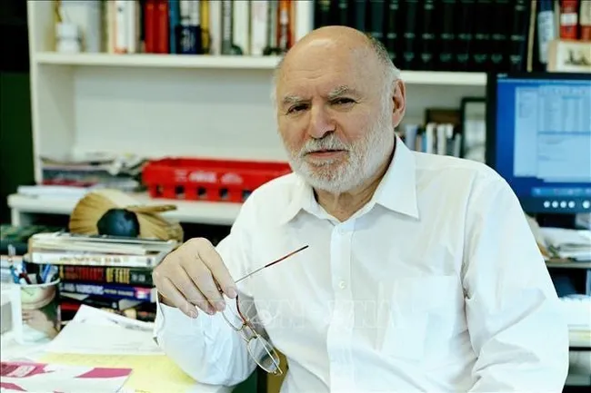 Victor Navasky, a US journalist and activist (Photo: VNA)