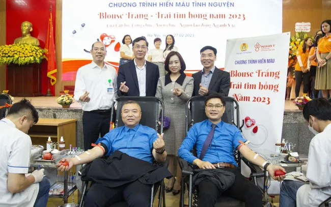 Health workers donate nearly 300 units of blood at event in Hanoi (Photo: congdoanytevn.org.vn)