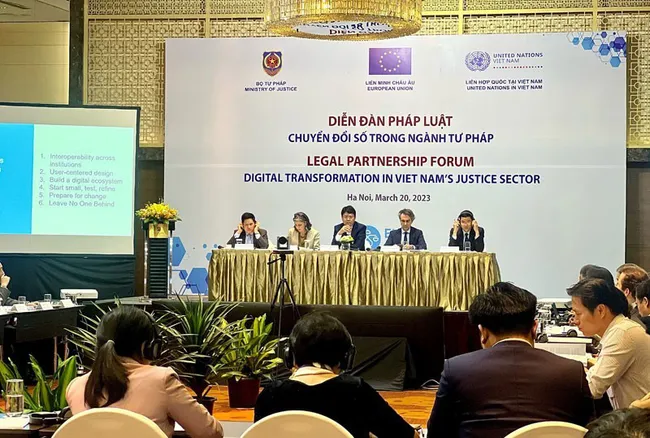 The forum on digital transformation in Vietnam's justice sector.