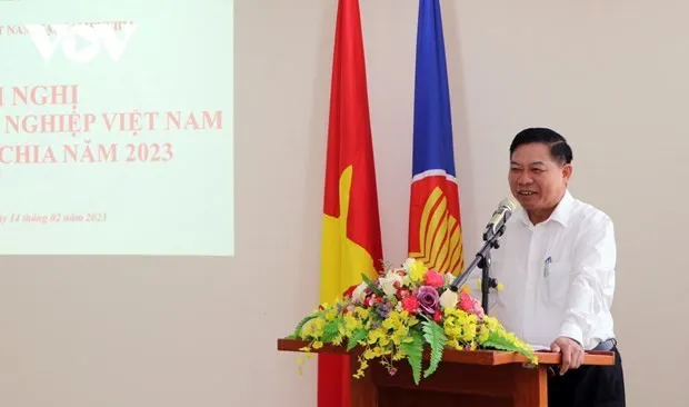 Vietnamese Ambassador to Cambodia Nguyen Huy Tang speaks at the meeting with Vietnamese businesses operating in Cambodia. (Photo: vov.vn)