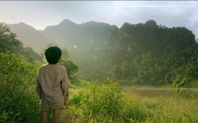 A scene from the film Cha Cong Con (Father and Son). (Photo: provided by People's Army Cinema)