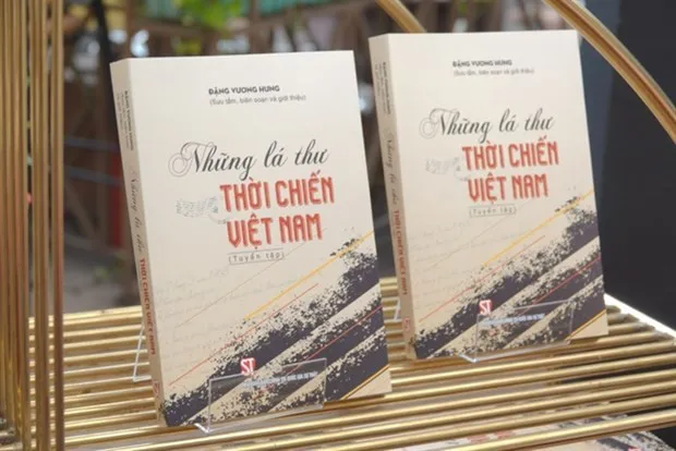 The cover of the book 'Letters of the Vietnam Wartime'. (Photo: baotintuc.vn)