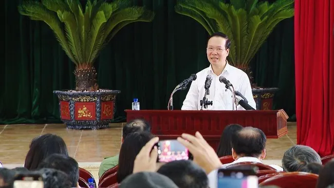 President Vo Van Thuong speaks at a meeting during his visit to Xuan Kien commune of Xuan Truong district, Nam Dinh province on May 19. (Photo: NDO)