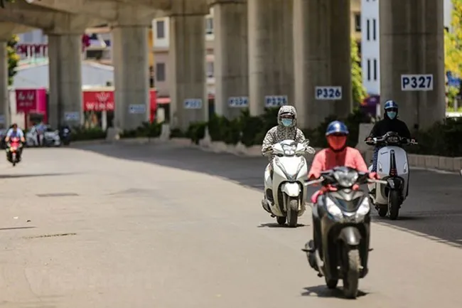 Hanoi suffers burning heat with highest temperature of 38-40C on May 18. (Illustrative image)