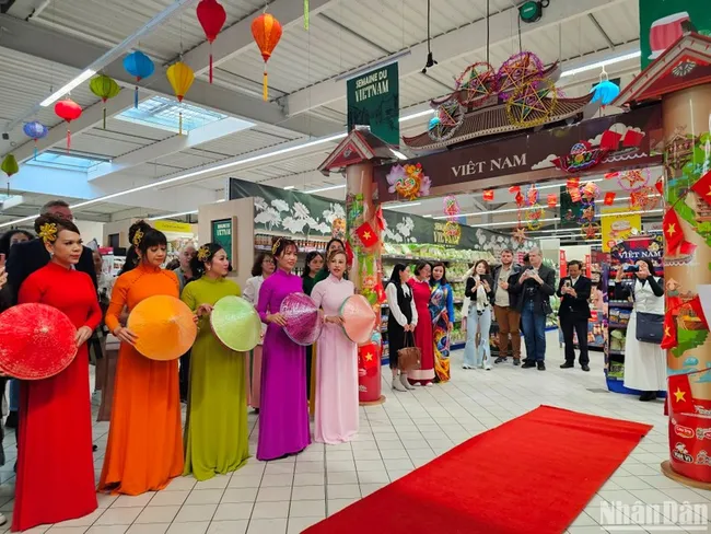 Vietnamese Goods Week kicks off in France (Photo: NDO)