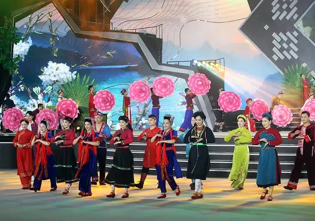 A fire and explosion at a factory in Pingtung county of Taiwan (China) on September 22 injures 19 Vietnamese citizens. (Photo: Focus Taiwan)