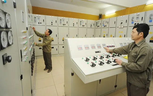 Workers at a pumping station in Bac Ninh Province. (Photo: NDO)