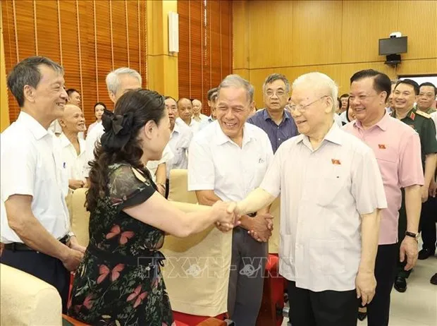 Party General Secretary Nguyen Phu Trong meets Hanoi voters. (Photo: VNA)