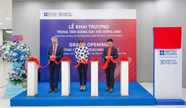 Mr Michael Little, Ms Emily Hamblin, and Mr Sungho Moon in the ribbon-cutting ceremony at Cong Hoa Garden new Teaching Centre Opening ceremony.