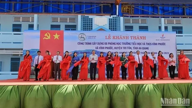 Delegates inaugurate the classrooms at Vinh Phuoc Primary and Secondary School.