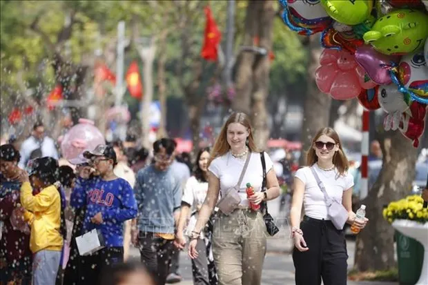 The number of foreigners visiting Hanoi during Tet rises 2.2% year on year (Photo: VNA)