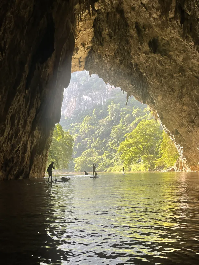Ba Be Lake covers over 500 hectares of water surface and is surrounded by primary forests and a majestic cave system. (Photo: VNA)