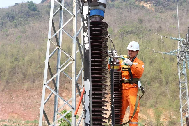 EVN triển khai thử nghiệm giá bán lẻ điện hai thành phần từ tháng 2025