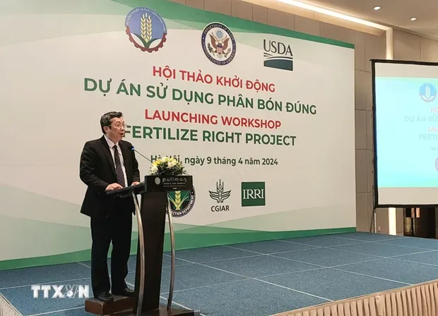 Deputy Minister of Agriculture and Rural Development Hoang Trung speaks at the workshop. (Photo: VNA)