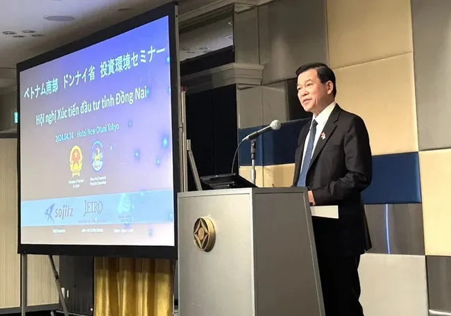 Nguyen Hong Linh, Secretary of Dong Nai Provincial Party Committee speaks at the conference. (Photo: NDO)