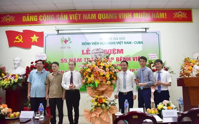 At the ceremony to mark the 55th anniversary of the Vietnam-Cuba Friendship Hospital. (Photo: phunuthudo.vn)