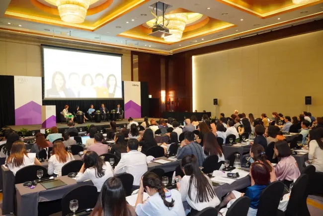 Nền tảng đào tạo và học tập trực tuyến hàng đầu thế giới bổ sung khóa học tiếng Việt