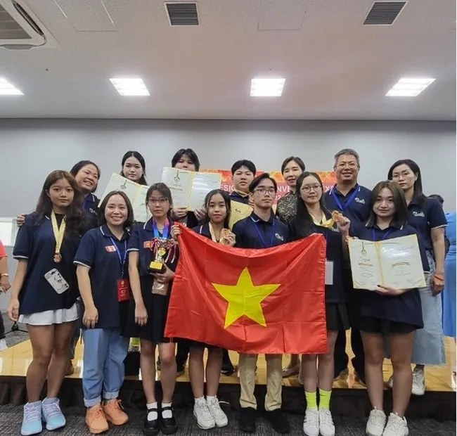 Ngo Si Lien Secondary School's students win high prizes at Japan expo (Photo courtesy of Ngo Si Lien Secondary School