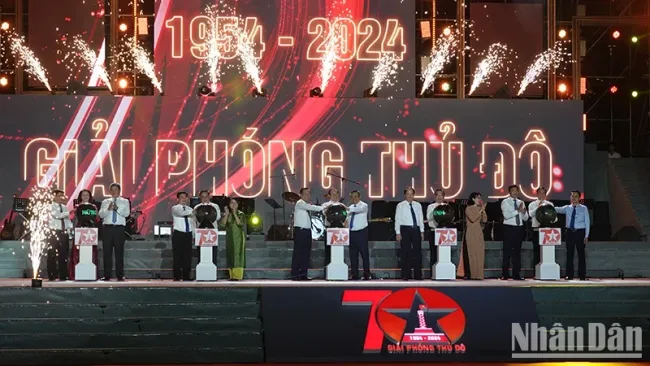 The ribbon-cutting ceremony for the opening of the programme.