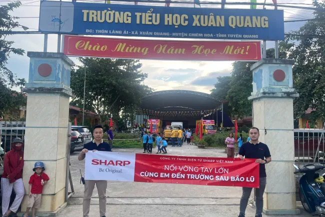 Sharp Việt Nam tích cực đồng hành hỗ trợ người dân bị ảnh hưởng bởi bão lũ