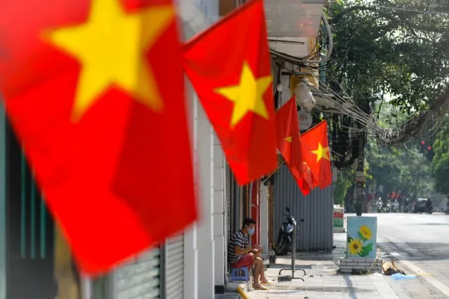 During the 2026 New Year holiday, civil servants and public employees will enjoy a continuous four-day break from Thursday, January 1, to Sunday, January 4, 2026.