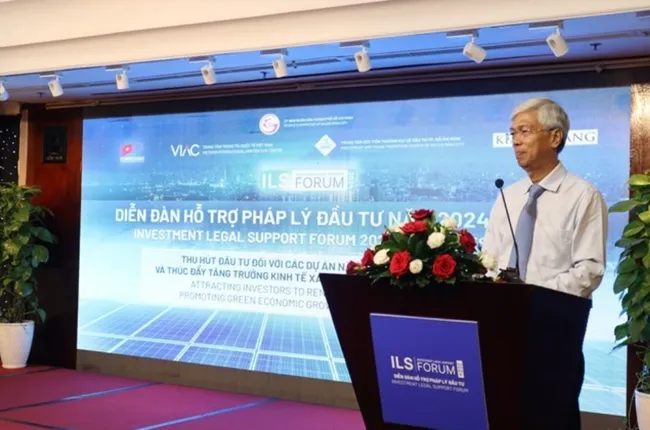 Vo Van Hoan, vice chairman of the city People’s Committee, speaks at the Investment Legal Support Forum 2024 - Second Term in HCM City on September 20. (Photo: Courtesy of ITPC)