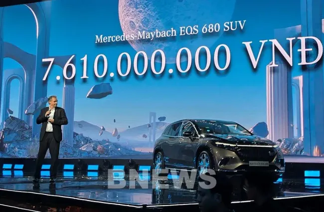 Dòng xe thuần điện siêu sang đầu tiên của Maybach ra mắt tại Việt Nam