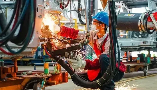 HSBC nâng dự báo tăng trưởng GDP Việt Nam 2024 lên 7%