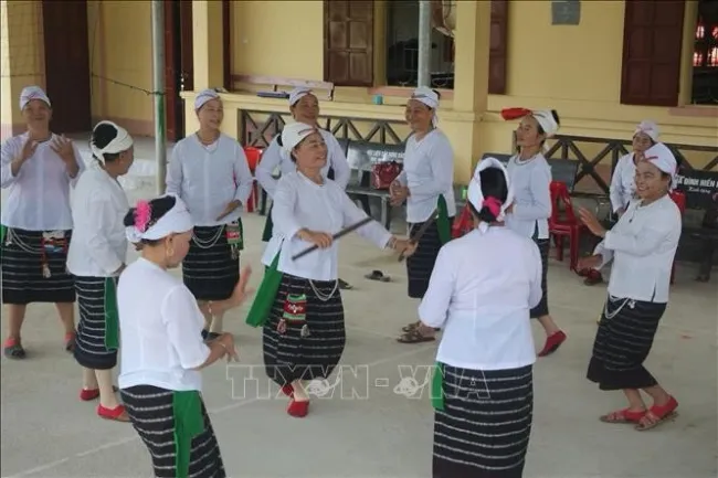 A practice session of a dancing and singing group (Photo: VNA)