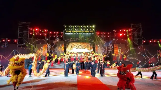 A dancing performance at the opening ceremony of the Culture-Tourism Week 2024 of Binh Lieu district on October 25 (Photo: VNA)
