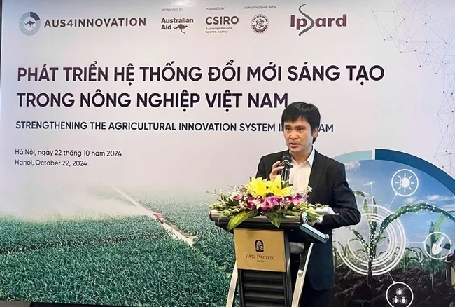 IPSARD Director Tran Cong Thang speaking at the event