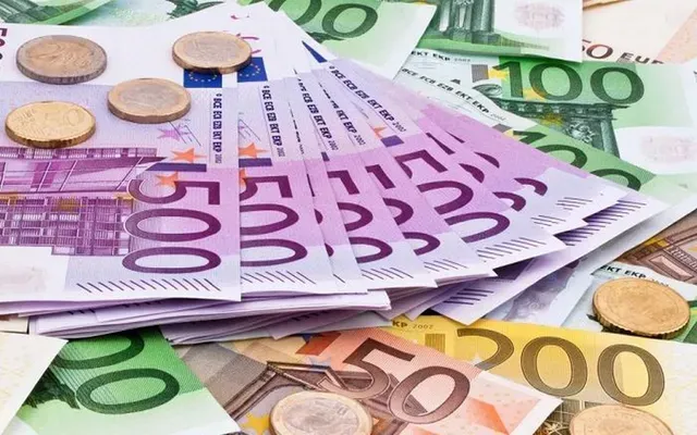 Đồng Euro xuống mức thấp nhất trong hai năm so với USD